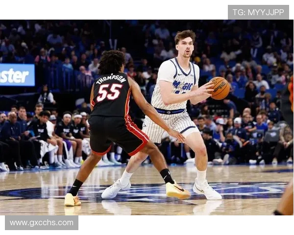 莫斯利称卡斯尔顿适应高强度对抗 能覆盖多个位置发挥关键作用 莫斯利称卡斯尔顿适应高强度对抗 能覆盖多个位置发挥关键作用