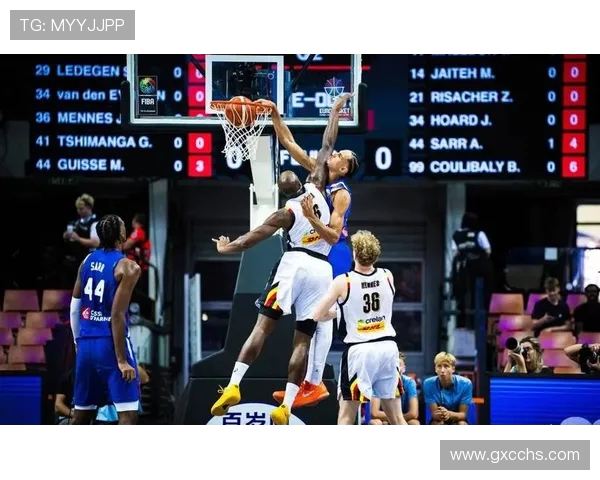 里萨谢半场高效表现9投6中贡献13分5篮板2助攻2抢断展现全能风采